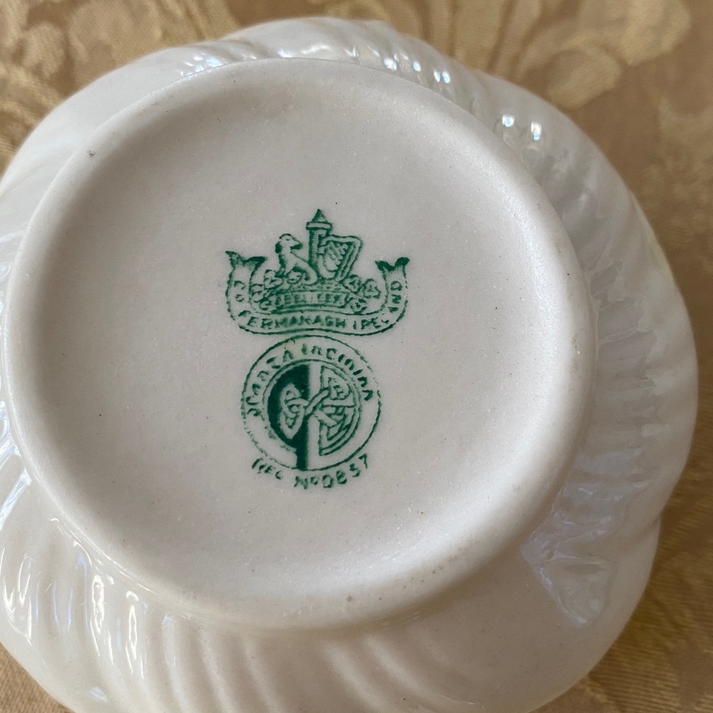 BELLEEK Ribbon Sugar - Picture 4 of 8